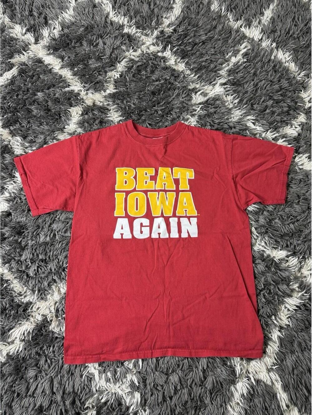 Vintage 90s Iowa State Cyclones T Shirt Adult Large Red Beat Iowa Again